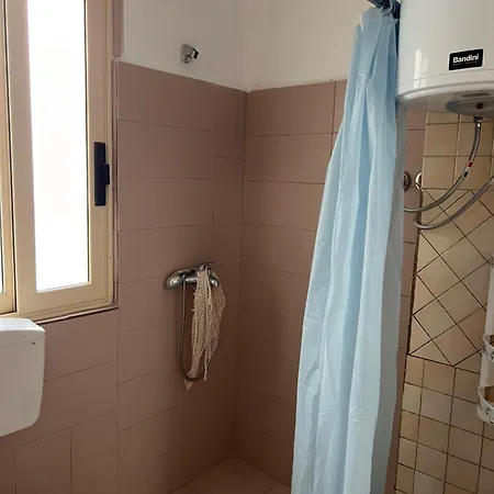 Dina's Appartament Apartment Vlore